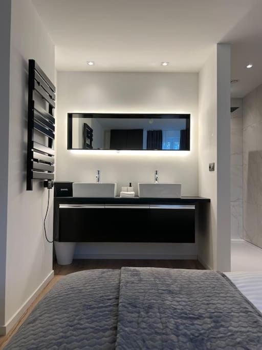 Charmant Appartement Au Look Design Монс Экстерьер фото
