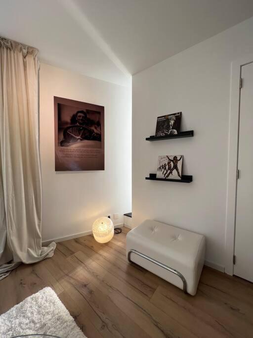 Charmant Appartement Au Look Design Монс Экстерьер фото