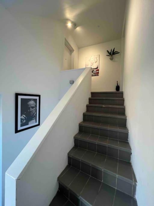 Charmant Appartement Au Look Design Монс Экстерьер фото