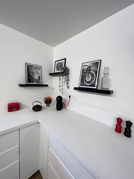 Charmant Appartement Au Look Design Монс Экстерьер фото