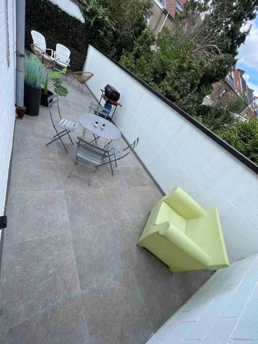 Charmant Appartement Au Look Design Монс Экстерьер фото