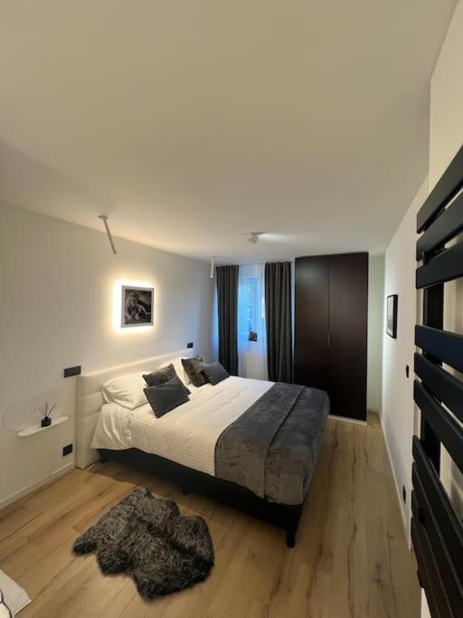 Charmant Appartement Au Look Design Монс Экстерьер фото
